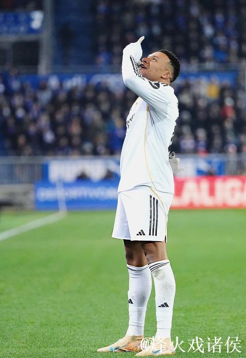 姆巴佩兄弟助皇马2比1胜阿拉维斯