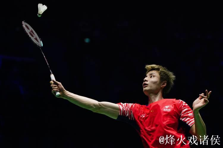 十五运会羽毛球资格赛：石宇奇上演逆转 郑思维复出首战告捷